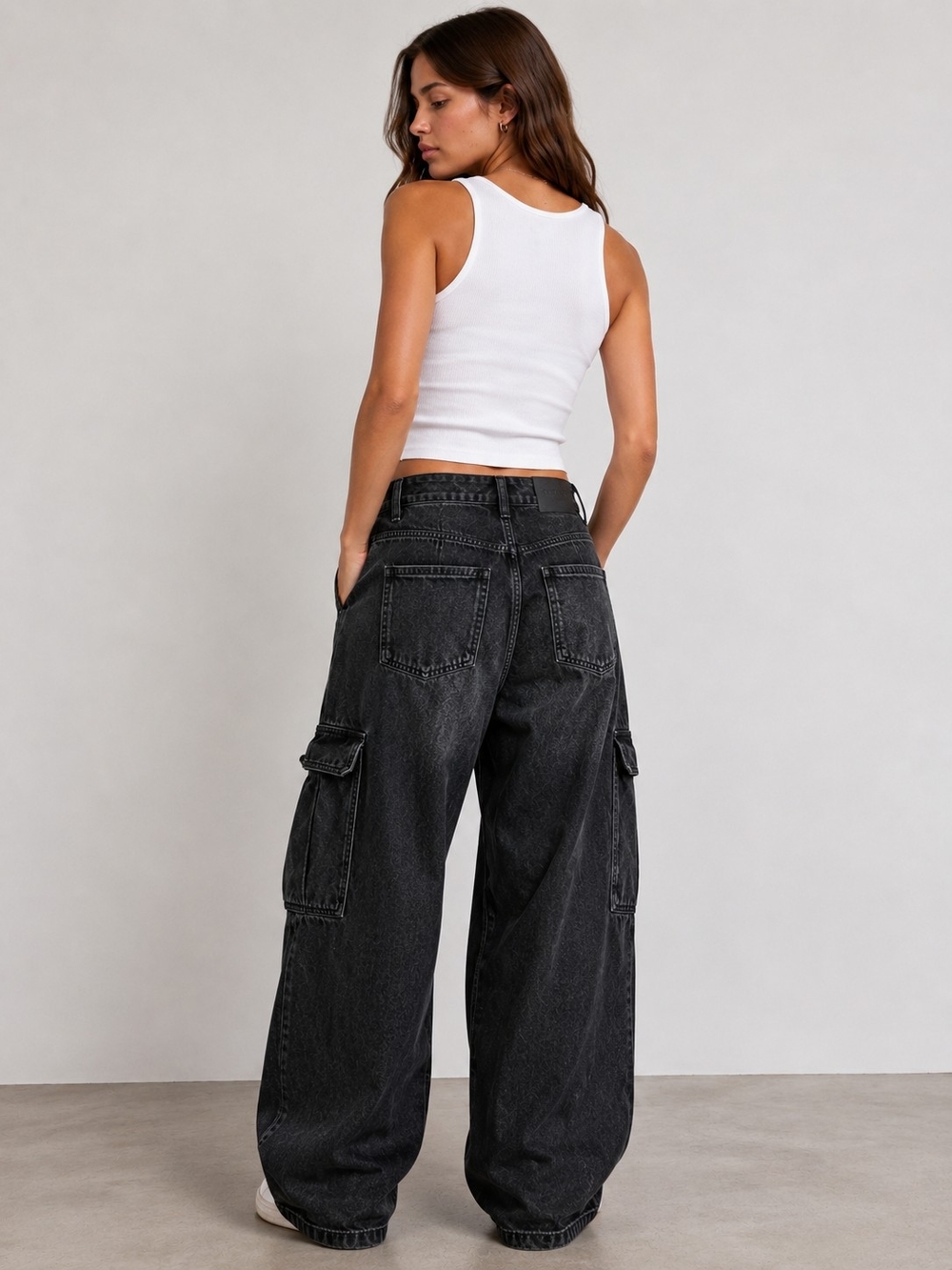 American Eagle Super High Rise Baggy Wide Leg Cargo Jeans – Women's Size 4 - Picture 2 of 5